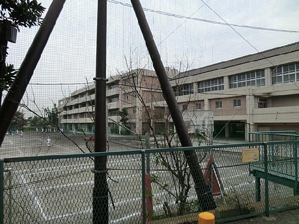 周辺環境:横浜市立仲尾台中学校(横浜市立仲尾台中学校まで800m)