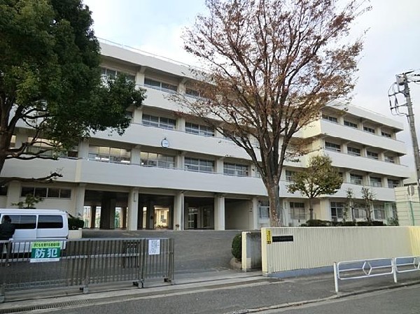 周辺環境:横浜市立丸山台中学校(横浜市立丸山台中学校まで400m)