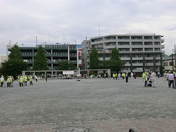 周辺環境:港南ふれあい公園(港南ふれあい公園まで700ｍ)