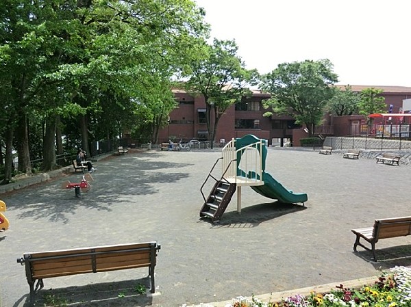 周辺環境:瀬谷第三公園(瀬谷第三公園まで700ｍ)