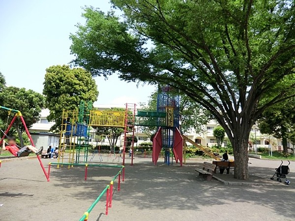 周辺環境:瀬谷第二公園(瀬谷第二公園まで750ｍ)