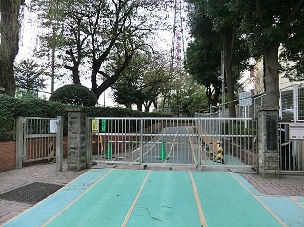 周辺環境:横浜市立鶴ケ峯小学校(横浜市立鶴ケ峯小学校まで650m)