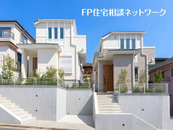 外観:清潔感のあるカラーで爽やかな中にもあたたかみを感じさせるデザイン。青空を背景に凛と立つスタイリッシュな外観が、住まう人に誇りを与えてくれます。