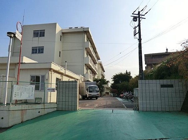 周辺環境:横浜市立平戸小学校(横浜市立平戸小学校まで400m)