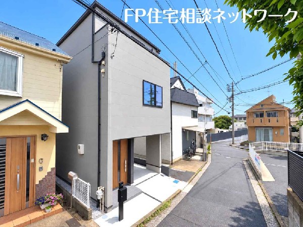 外観:☆☆風通しの良い住宅地☆☆  ゆとりのある住宅地　部屋の窓を開けるとそこには心地よい風が通りぬけます♪