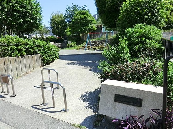 周辺環境:富岡東一丁目公園(富岡東一丁目公園まで220m)
