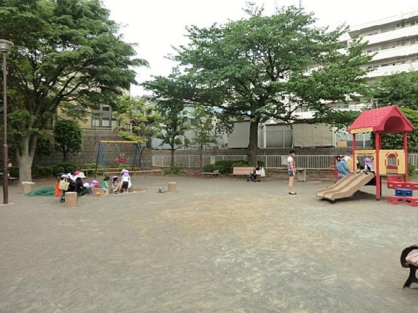 周辺環境:北寺尾渋沢公園(北寺尾渋沢公園まで350m)