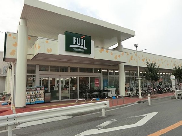 周辺環境:ＦＵＪＩ馬場店(ＦＵＪＩ馬場店まで1000m 大型スーパーも近くあり買物便利♪)