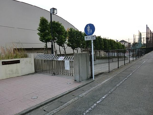 周辺環境:横浜市立富士見台小学校(横浜市立富士見台小学校まで350m)
