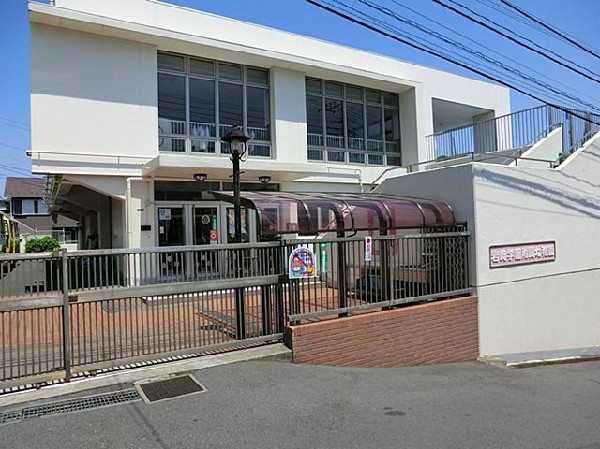 周辺環境:岩崎学園附属幼稚園(岩崎学園附属幼稚園まで220m)