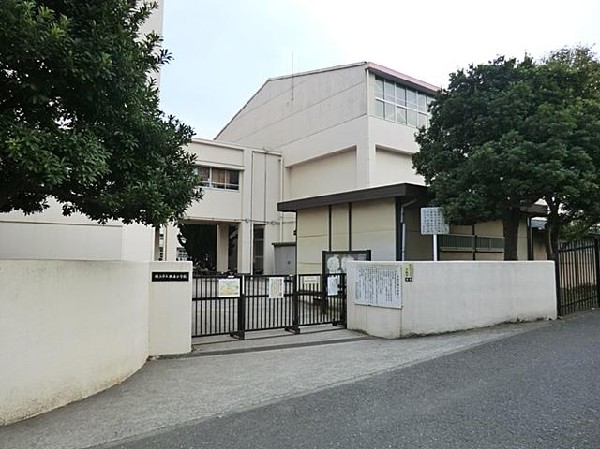 周辺環境:横浜市立坂本小学校(横浜市立坂本小学校まで840m)