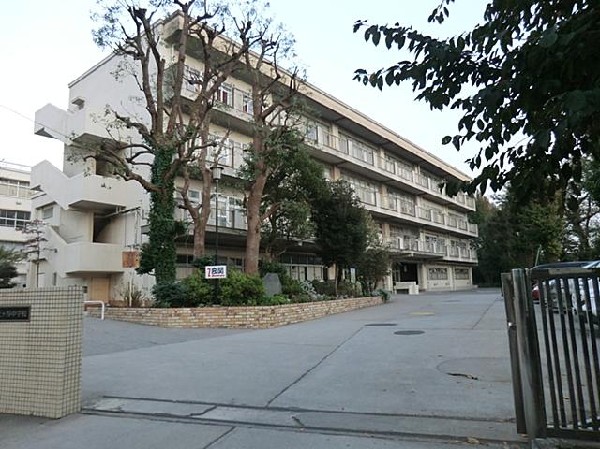 周辺環境:横浜市立保土ケ谷中学校(横浜市立保土ケ谷中学校まで1450m)