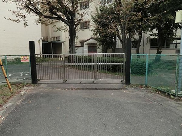 周辺環境:横浜市立柏尾小学校(横浜市立柏尾小学校まで1100m)