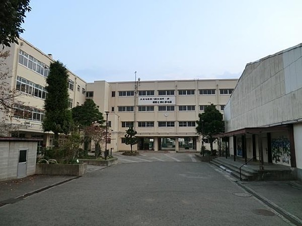 周辺環境:横浜市立舞岡中学校(横浜市立舞岡中学校まで1900m)