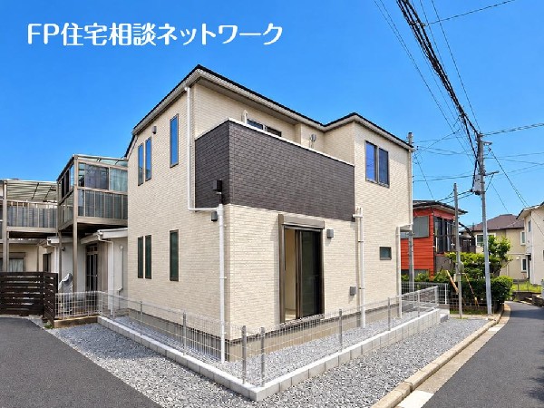 外観:駅近でありながら周辺は住宅地となっており子育て家族にもピッタリ。毎日のお買い物も便利なエリアで暮らしやすさを実現するための住環境が整っています。