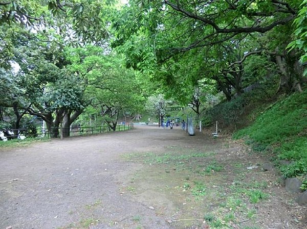 周辺環境:山手公園(山手公園まで240m)