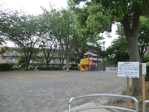 周辺環境:港南一丁目公園(港南一丁目公園まで200m)