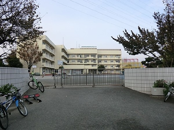 周辺環境:横浜市立瀬戸ケ谷小学校