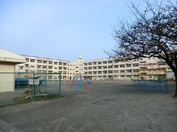周辺環境:横浜市立桂台小学校(横浜市立桂台小学校まで240m)