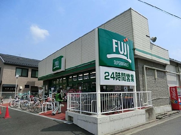 周辺環境:FUJI天神橋店(FUJI天神橋店まで1600m)