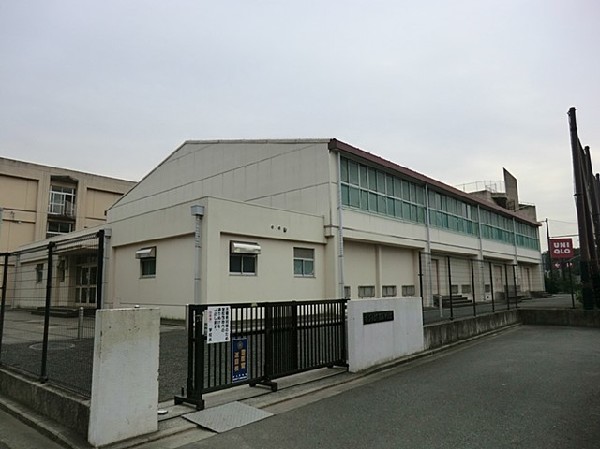 周辺環境:横浜市立下瀬谷中学校(横浜市立下瀬谷中学校まで700ｍ)