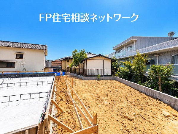 外観:年中大活躍のプライベート空間になるお庭はご家族の団らんの場として最適なスペース。夏場にはご家族やご友人を招待してのＢＢＱやお子様の水遊びも楽しめますね！家族の思い出作りの場として。