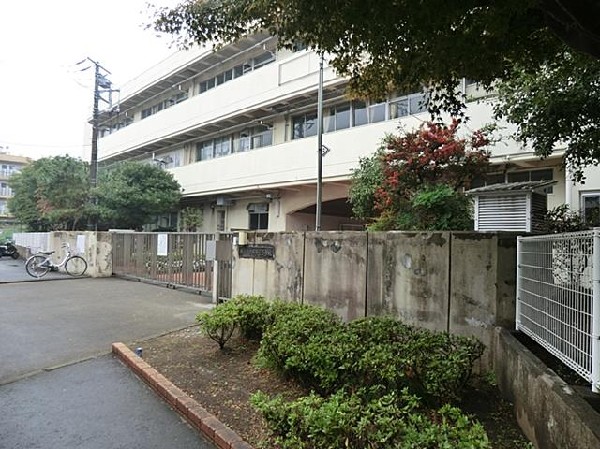 周辺環境:横浜市立西寺尾小学校(横浜市立西寺尾小学校まで440m)