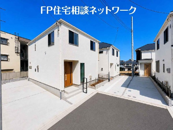 外観:光と風が行わたる開放感あふれる邸宅　春には気持ちの良いそよ風、冬には朝の暖かな光　季節の移り変わりを感じる暮らしを実現