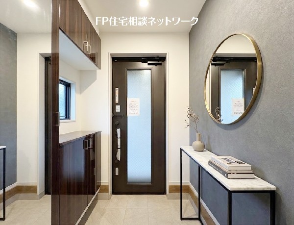 本画像はCGで家具、小物などを生成しており、販売価格に含まれず、付帯しません。鏡設置工事は有償です。