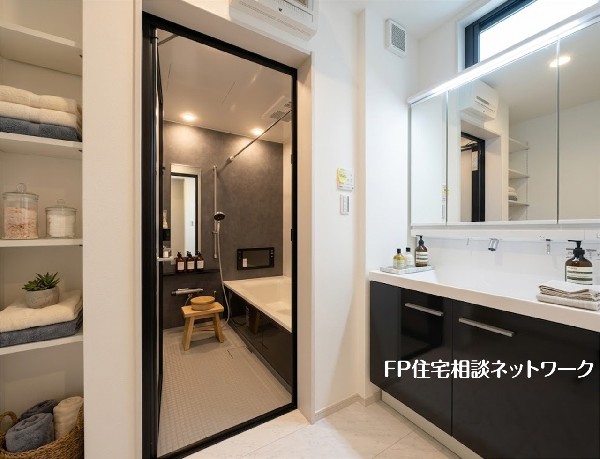 本画像の洗濯機、小物、棚等はCGの配置イメージです。販売価格には含まれず、付帯しません。