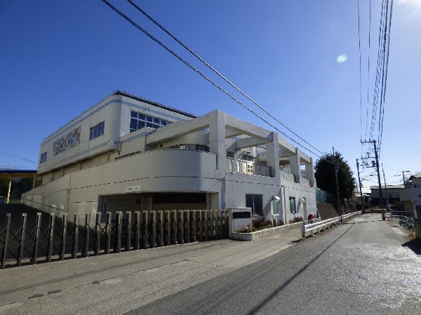 周辺環境:東柿生小学校　(一人ひとりの子どもの 笑顔かがやく学校の創造 を共有する学校)