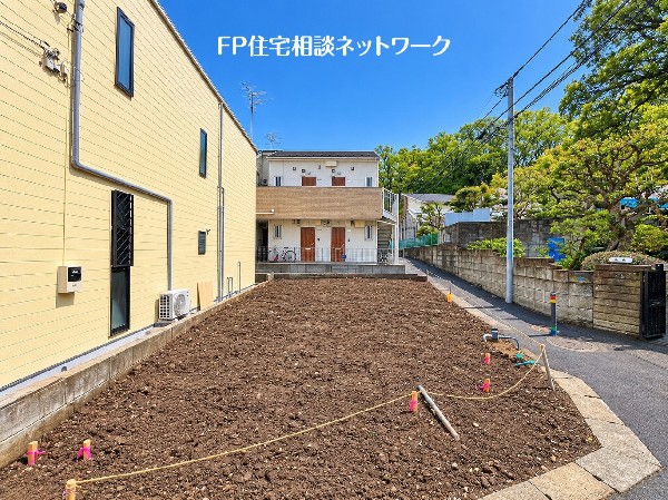 外観:閑静な住宅地で子育て家族にピッタリ。毎日のお散歩も快適な緑に恵まれたエリアで、自然に包まれた穏やかな暮らしを実現するための、ゆとりある住環境が整っています。