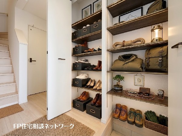 本画像の靴、洋服、小物等はCGの配置イメージです。販売価格には含まれず、付帯しません。