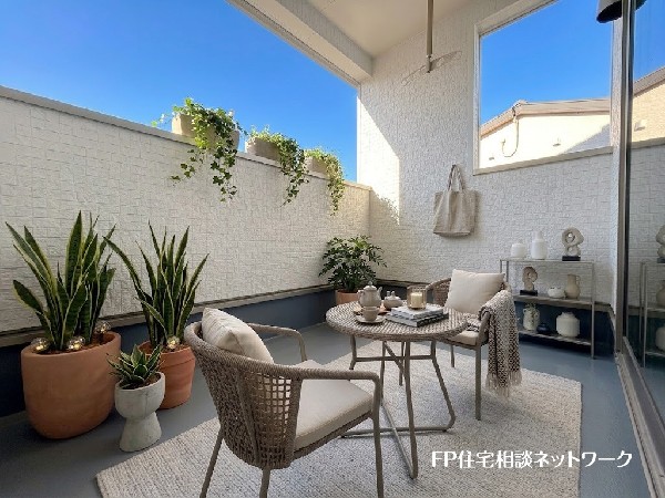 外観:本画像の家具、植栽、小物等はCGの配置イメージです。販売価格に家具等は含まれず、付帯しません。