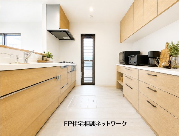 本画像の家具、小物等はCGイメージで販売価格に含まれず、付帯しません。吊戸棚設置工事は有償です。