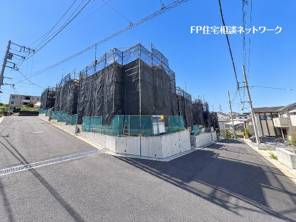 外観:大規模開発現場で同世代の方も多く、将来、お子様達が集まってみんなで遊んでいる光景が目に浮かびます。