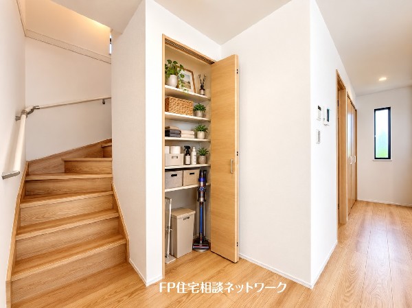 本画像の小物等はCGの配置イメージです。販売価格に小物等は含まれず、付帯しません。  