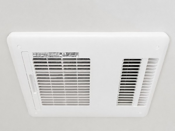 【浴室暖房乾燥機】お風呂場そのものを乾燥機にしてしまう便利な機能。梅雨時期や花粉の時期に助かる。冬の時期には暖房機能がヒートショックを防ぐ。