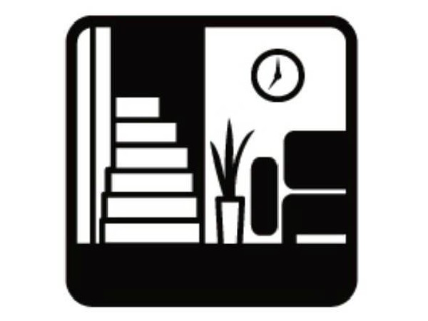 【リビング階段】リビングを通過しないと上階の居室へは入れない間取り。自然とコミニュケーションが増えるので明るい未来を描きやすい。