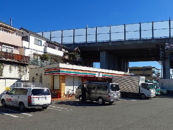 周辺環境:セブンイレブン川崎神木本町１丁目店(セブンミールは大好評です。公共料金の支払いなど色々な用途があるコンビニは今や必須ですね)