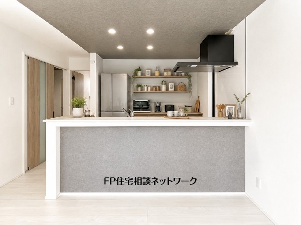 本画像の家具、家電等はCGイメージで販売価格にも含まれず付帯しません。カップボード設置工事は有償です。