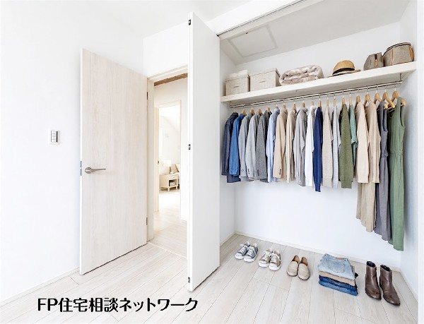 本画像はAIがCGで小物などを生成しているため、実際の現地には設置されておりません。