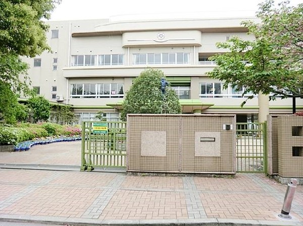 周辺環境:井田小学校(「自ら学び自ら考える子」　「心豊かな子」　「たくましい子」)