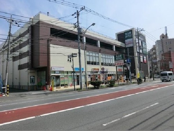 周辺環境:食品館あおば中山店(「地域一番・地域密着」を目指すスーパー。営業時間は10～20時。建物内に飲食店、しまむらがあり便利。)