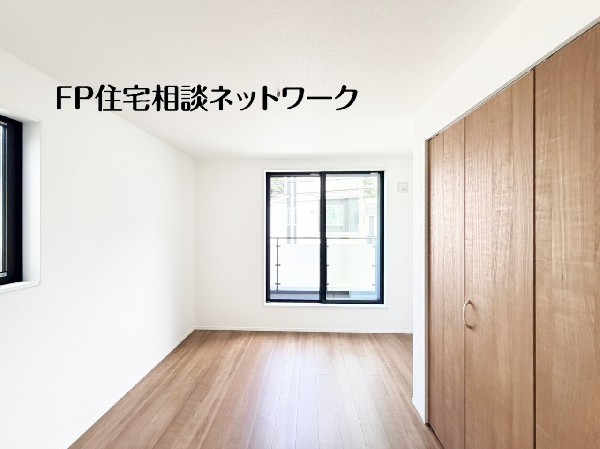 全室にクローゼットを完備しています。収納スペースを上手に使ってすっきりと快適な生活を送れます。
