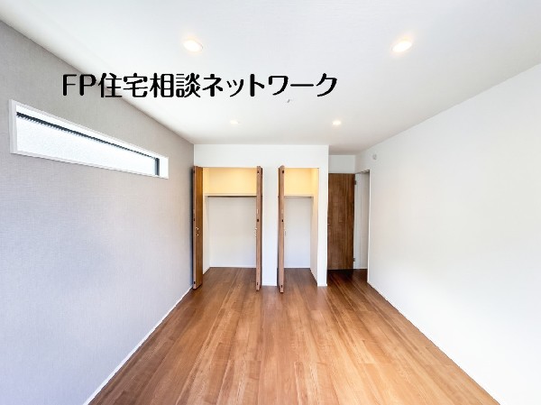全室にクローゼットを完備しています。収納スペースを上手に使ってすっきりと快適な生活を送れます。
