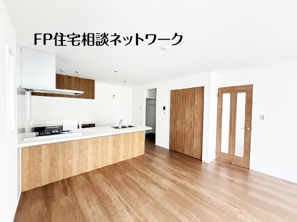 オープンでのびやかな空間を生み出す、広がりとゆとり。家族と過ごす時間を大切にしたい方にぴったりです。