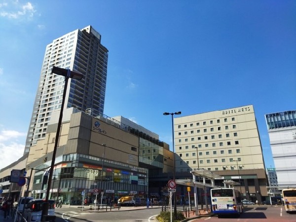 周辺環境:鶴見駅(駅直結の駅ビル「CIAL」があり、雨の日でも濡れずに買い物が出来ます！周辺には飲食店も多く便利な駅 )