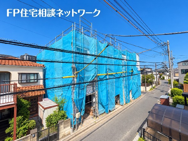 外観:「羽沢横浜国大」駅徒歩9分！渋谷・新宿直通で都心へのアクセスも良好です。横浜駅へのバス便もあり。