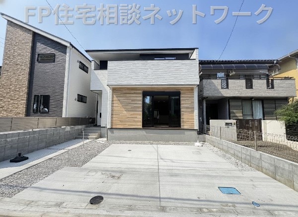 外観:毎日のお散歩も快適な緑に恵まれた閑静な住宅地は、伸び伸びスローライフを叶えてくれます。
